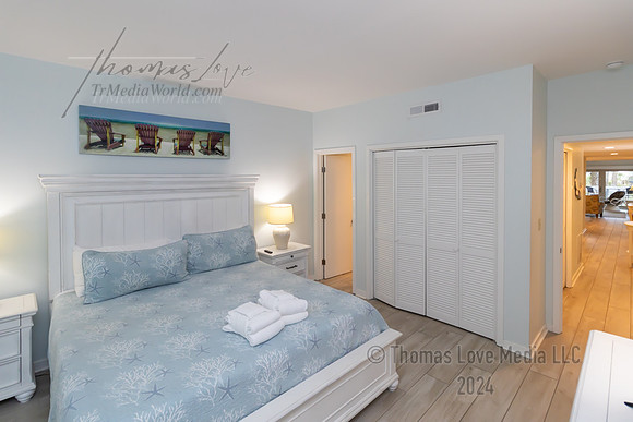 462 Captains Walk-12