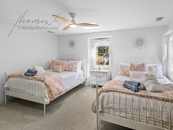 9W6A8972